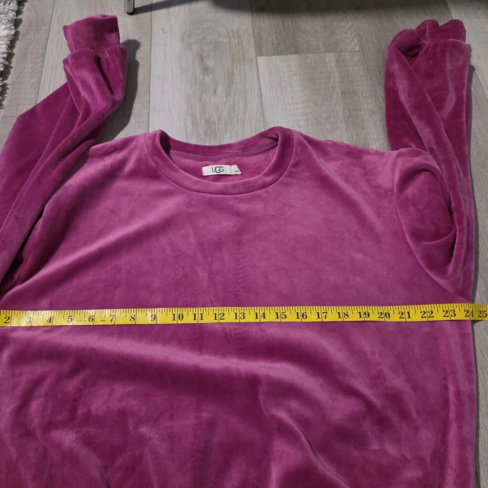 UGG Plush Crewneck Pullover in Deep Magenta Large - Picture 6 of 11